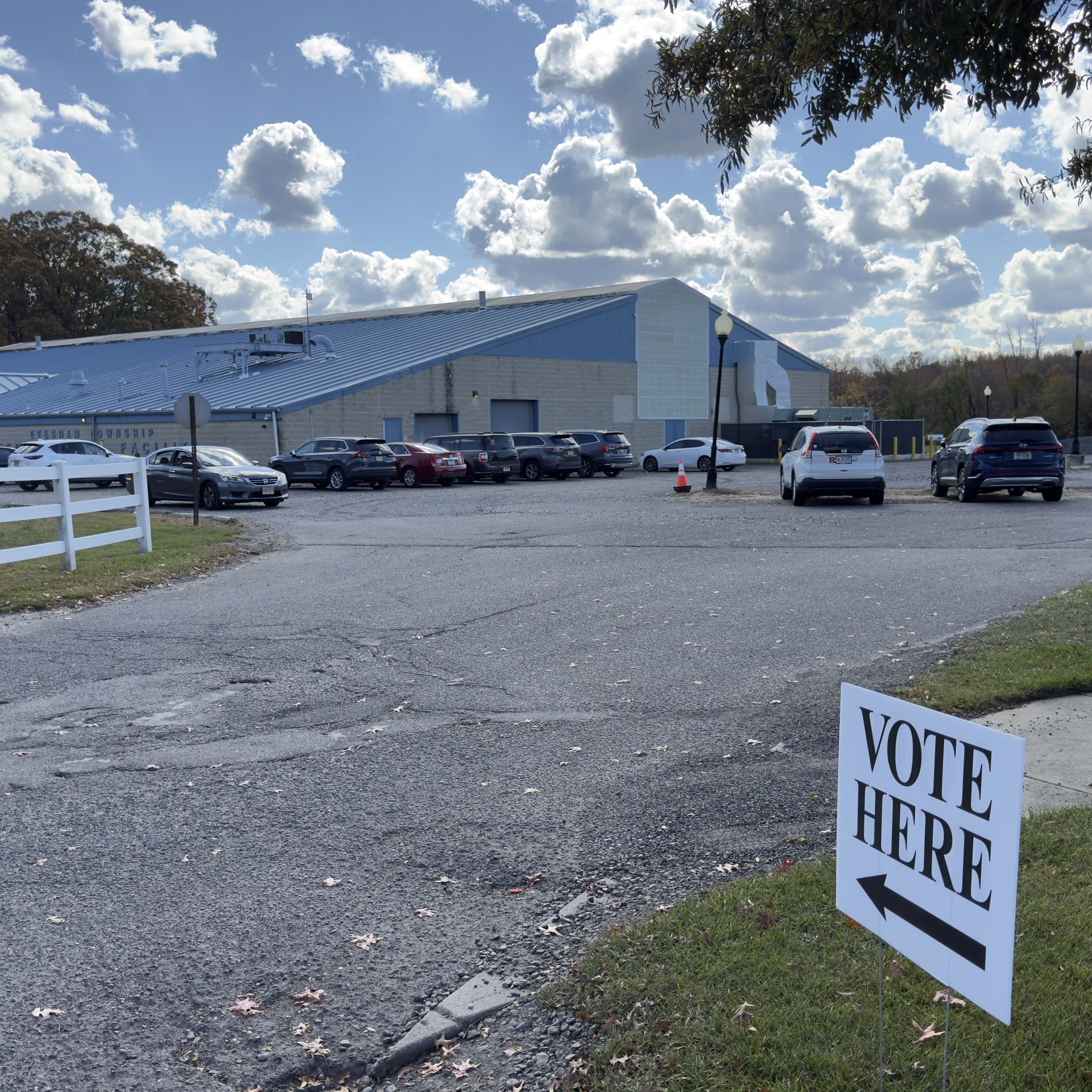 Early voting Blue Barn Evesham 2 resized