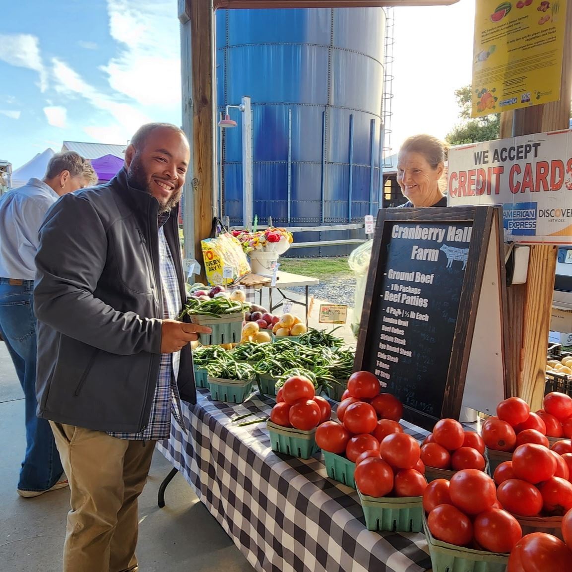 Farmers Market Brolo resized