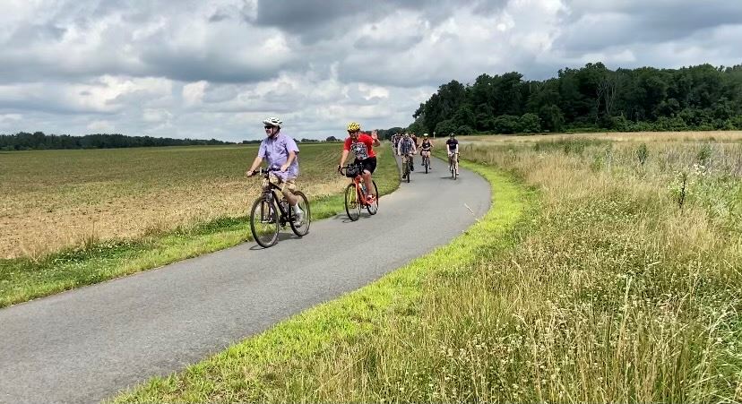 DACB28CF-9577-47FF-827E-6A6D9D6814B1