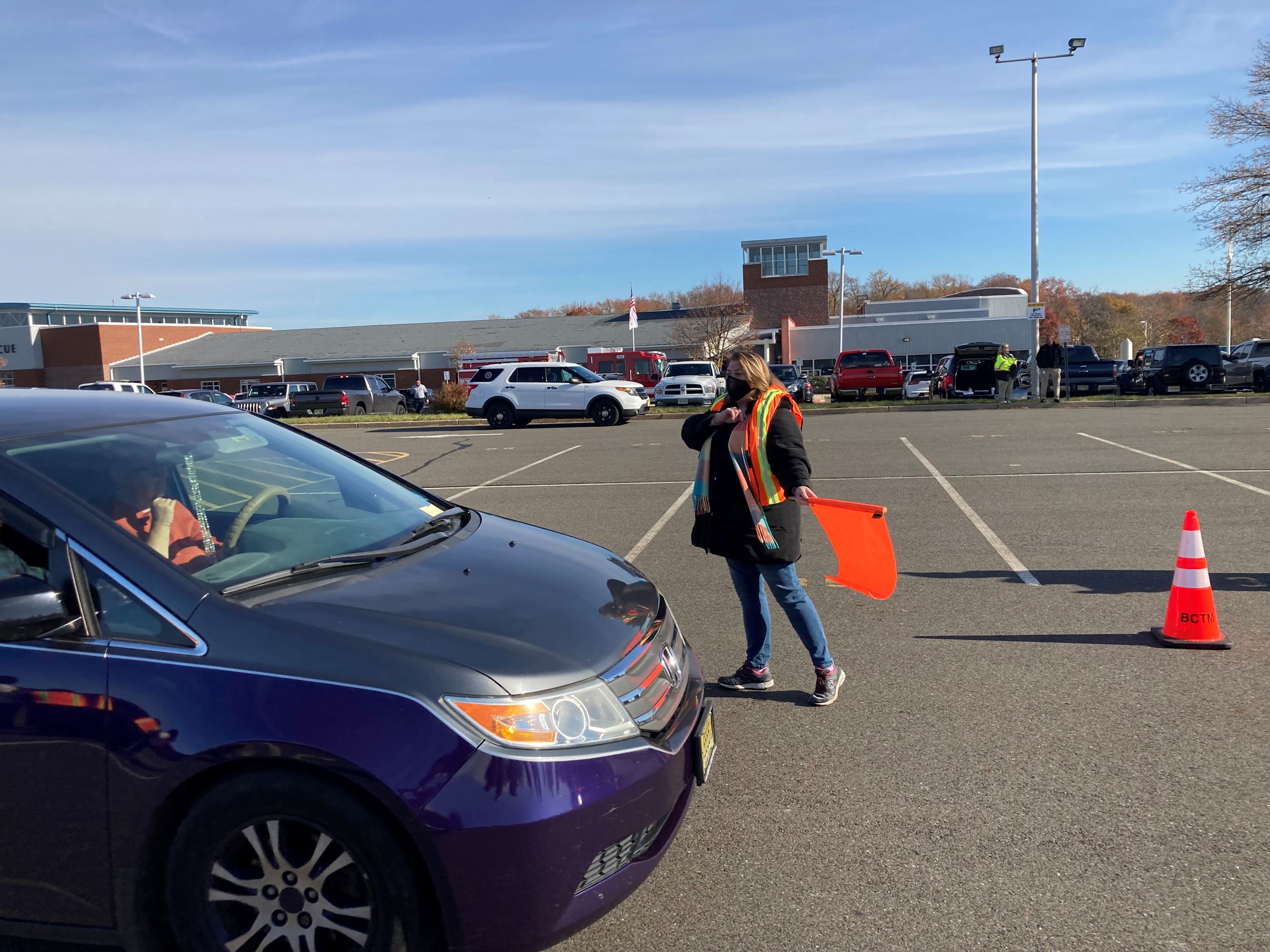 Thanksgiving food distribution6