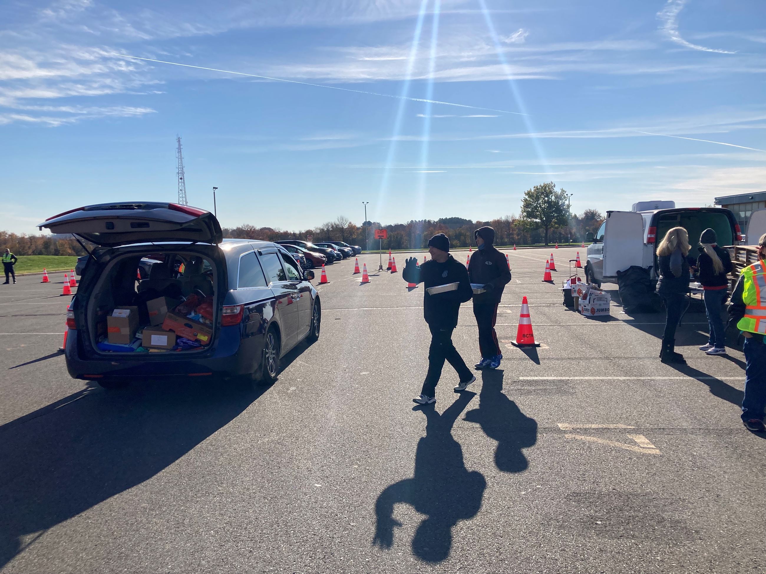 Thanksgiving food distribution7